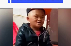 矮小症网红,身高限制下的网络影响力与生活态度