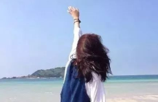 头像图片女生小清新背影,展现独特魅力，诠释青春风采”